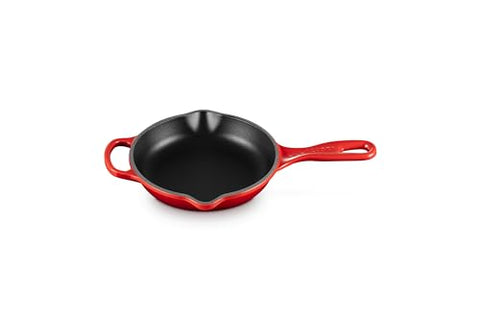 Le Creuset Enameled Cast Iron Signature Round Skillet, 6", Cerise