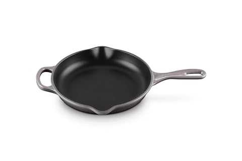 9" Signature Iron Handle Skillet - Oyster 9" (1-3/8 qt.)