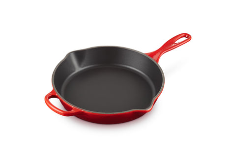 Le Creuset Signature Enamelled Cast Iron Grillit Frying Pan With Helper Handle and Two Pouring Lips, For All Hob Types and Ovens, 26 cm, Artichaut, 20183267950422