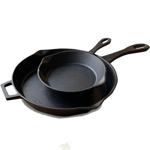 Bayou Classic Cast Iron Skillet Set Includes Pre-Seasoned 10-in and 12-in Handled Skillets with Pour Spouts Perfect For Pan Frying, Sautéing and Baking